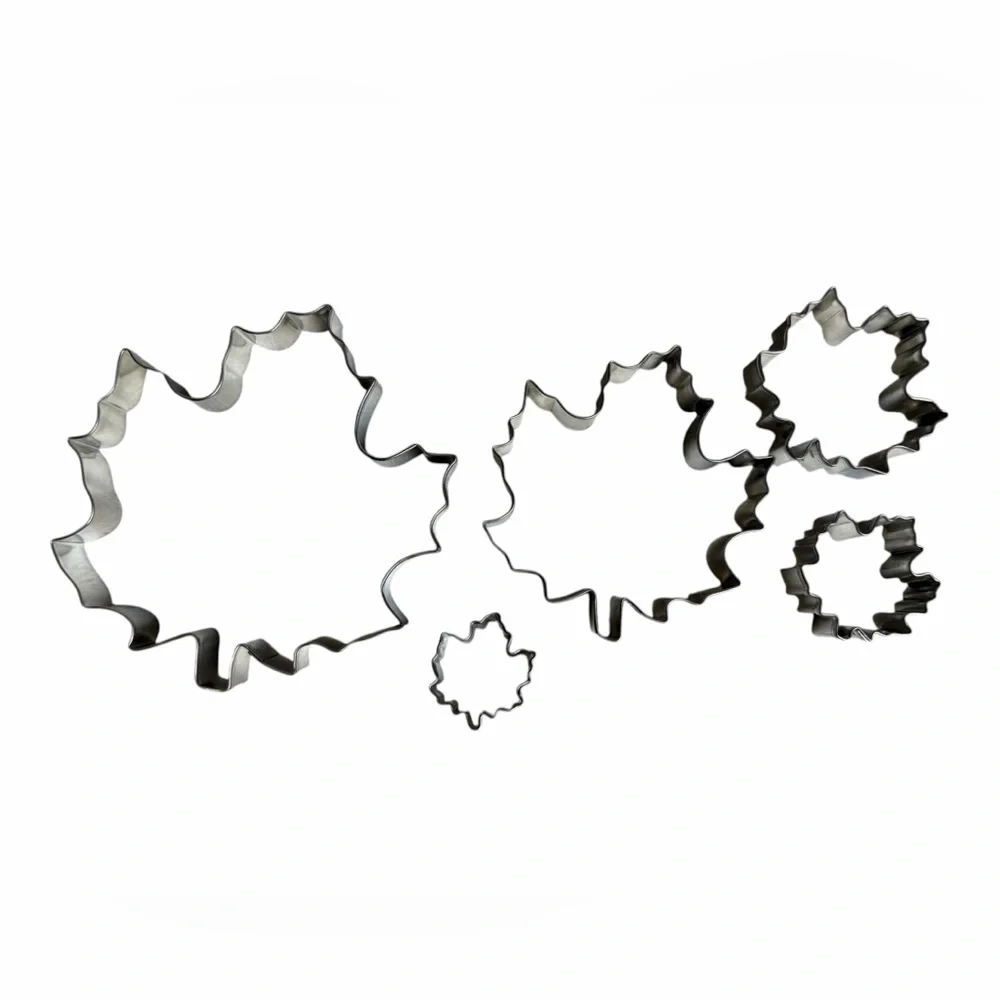 Williams Sonoma Maple Leaf Cookie Cutters Set of 5 in Tin